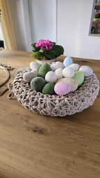 Ob als hübsches Oster-Mitbringsel, Geschenk für deine Liebsten oder als stilvolle Frühlingsdeko für den Tisch – diese Eier setzen überall besondere Akzente.