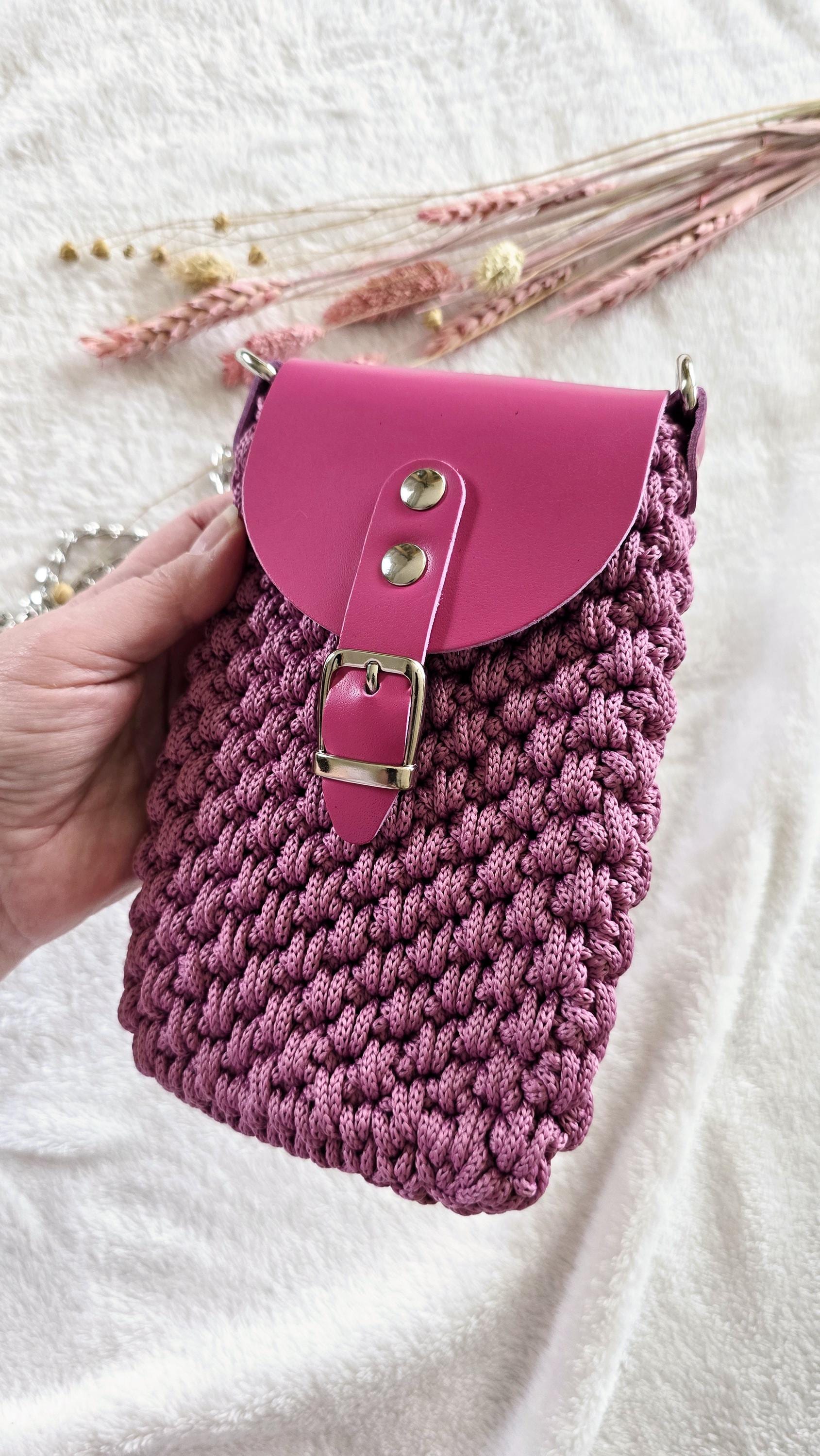 Crochet Phone Bag with Magnetic Closure – Crossbody Pouch for Smartphone – Handmade Storage with Leather Flap & Chain Strap