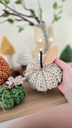 Als Gastgeschenk für die Gastgeberin, als liebevolle Tischdeko oder als Akzent im Wohnzimmer verzaubern sie dein Zuhause mit einer Prise Boho-Charme.