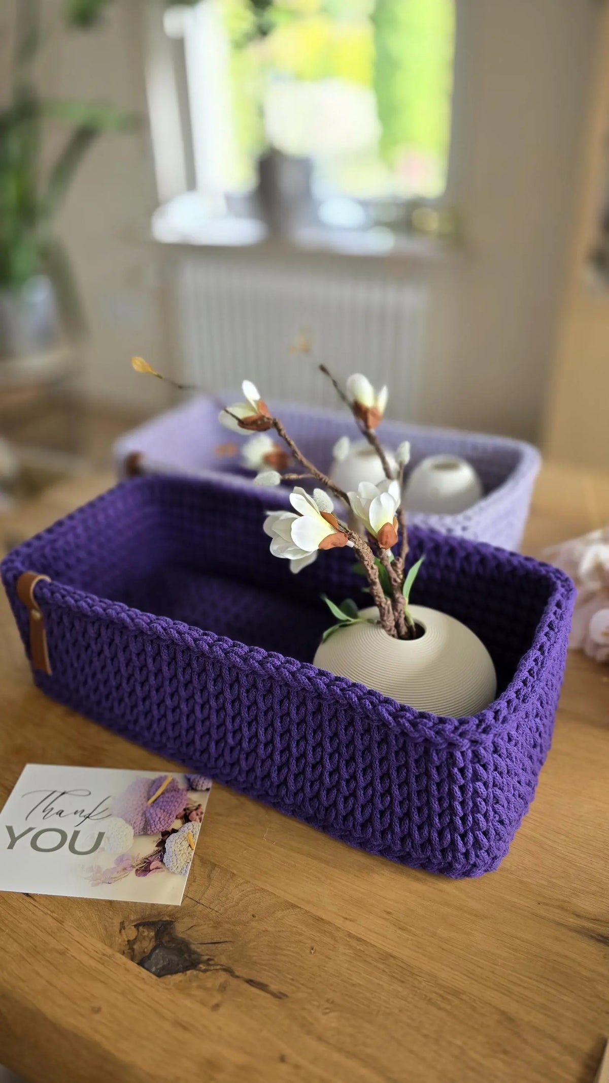 Suchst du ein besonderes Geschenk zur Geburt? Du hast es gefunden! Mit seinem charmanten Design eignet sich der Korb auch als kreative Herbstdekoration oder für tolle Weihnachtsgeschenke Ideen.