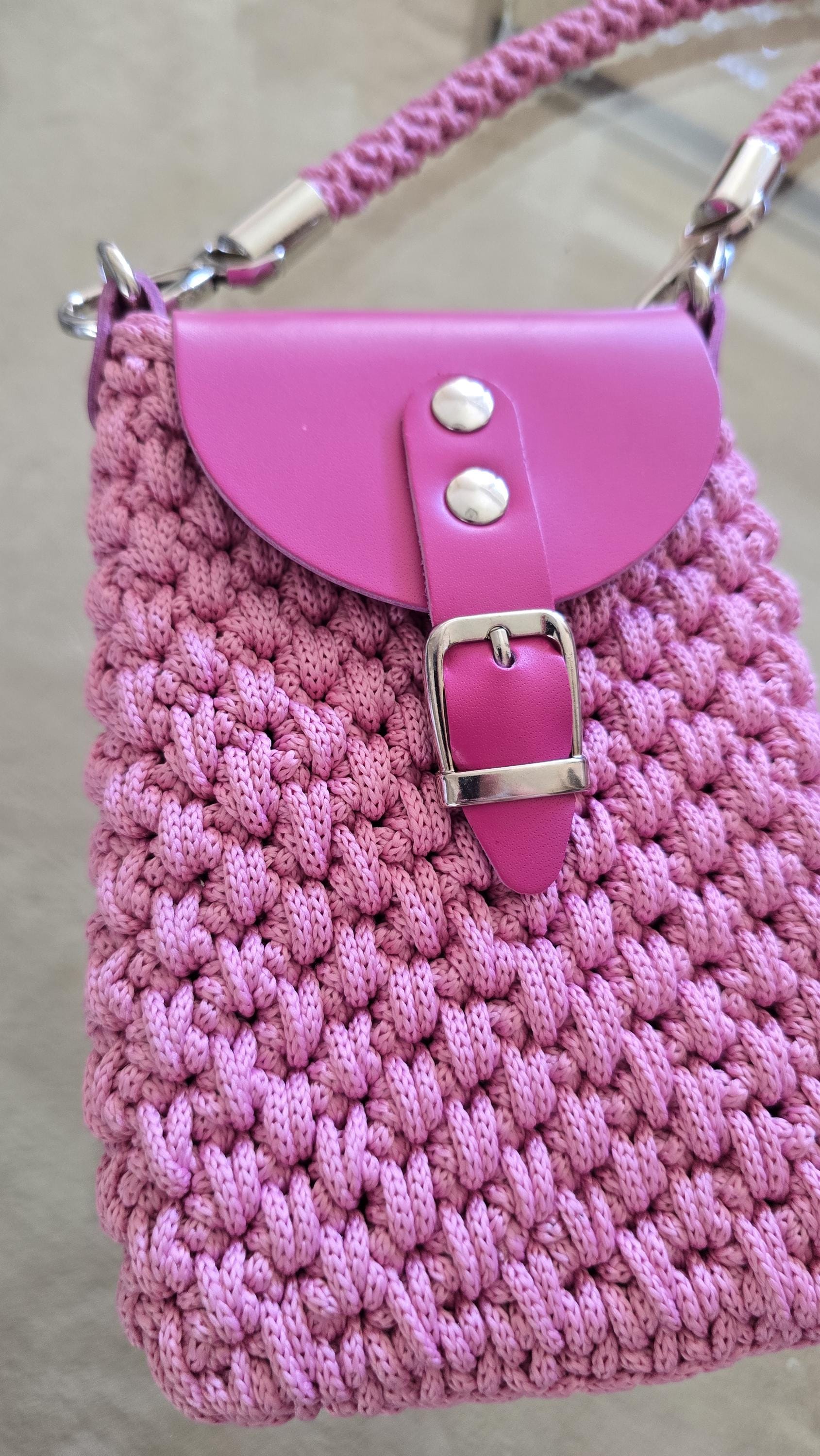 Handgefertigte Handytasche für Alltag, Reisen und Festivals.