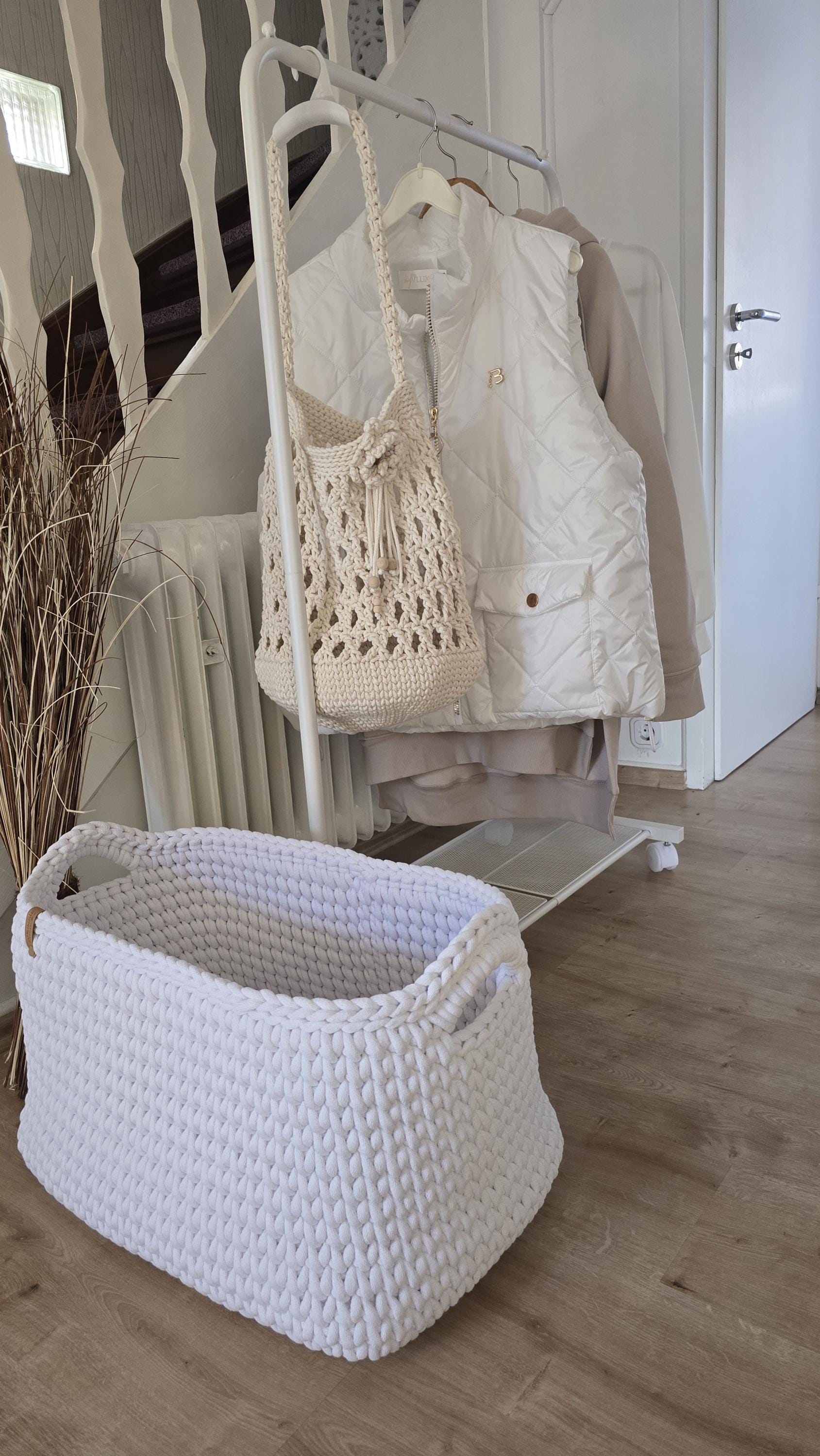 Handgefertigter XXL-Korb, eckiger Aufbewahrungskorb, platzsparender Deckenkorb, Wäschekorb im skandinavischen Design, stabil Newspaperbasket