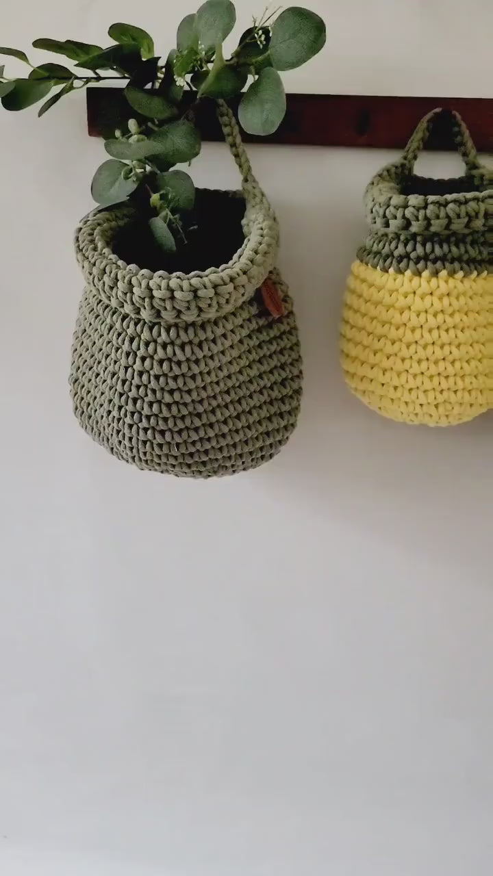 Hängekorb gehäkelt, Wanddeko Aufbewahrungskorb, Zweifarbig Hängekorb Küche Hängetasche, Kinderzimmer Organizer, Spielzeug Aufbewahrung