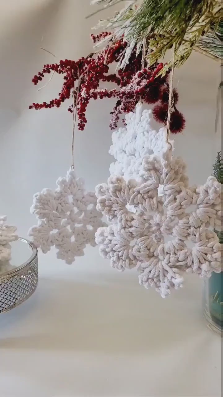 Gehäkelte Schneeflocken Ornament, Weihnachtsdekoration skandinavisches Dekor, Anhänger, Geschenkidee, Weihnachtsbaumdekoration