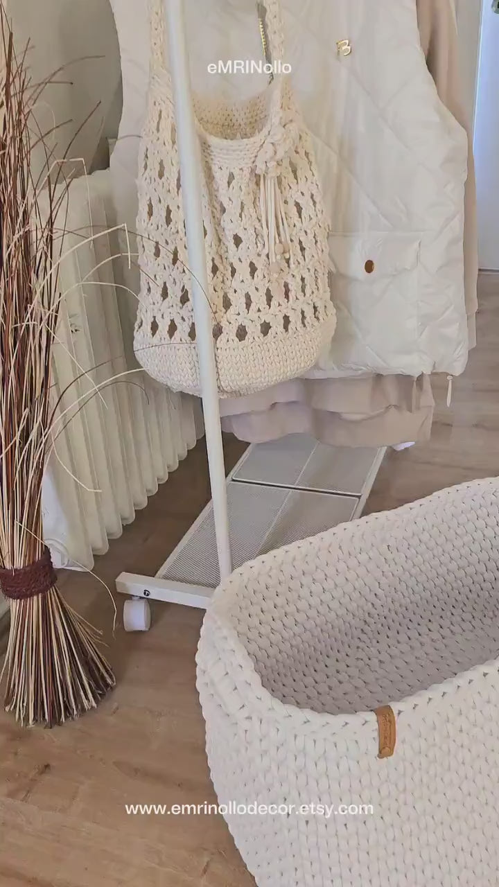 Handgefertigter XXL-Korb, eckiger Aufbewahrungskorb, platzsparender Deckenkorb, Wäschekorb im skandinavischen Design, stabil Newspaperbasket