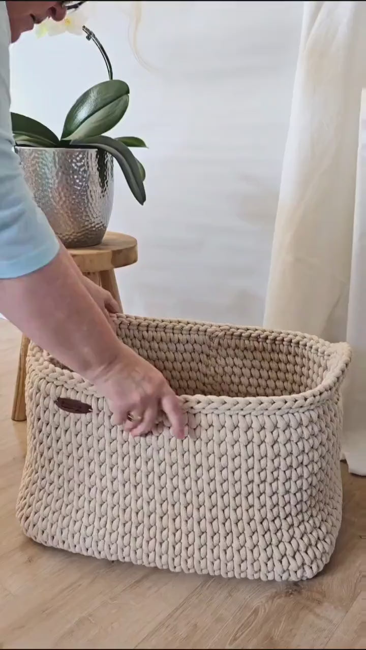 Newspaperbasket, laundry basket XXL large, decorative storage bathroom, storage solution, basket for blankets, laundry storage, with handle