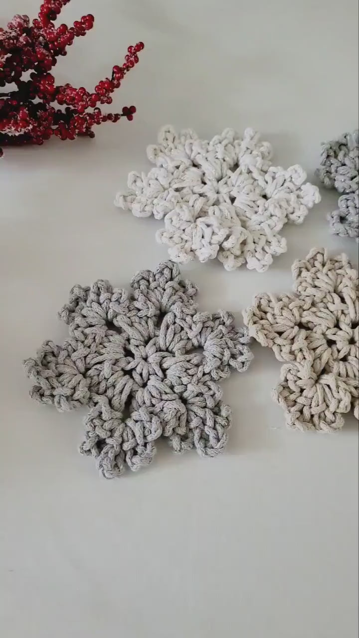 Gehäkelte Schneeflocken Ornament, Weihnachtsdekoration skandinavisches Dekor, Anhänger, Geschenkidee, Weihnachtsbaumdekoration