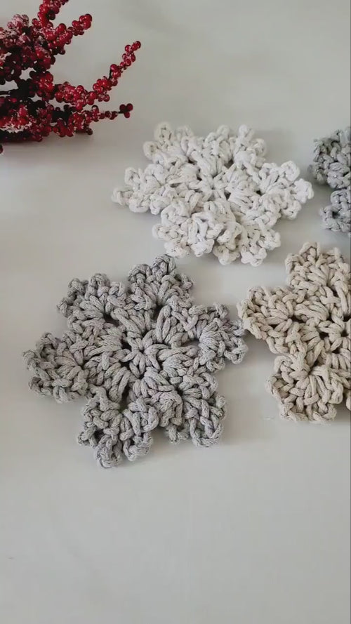 Gehäkelte Schneeflocken Ornament, Weihnachtsdekoration skandinavisches Dekor, Anhänger, Geschenkidee, Weihnachtsbaumdekoration