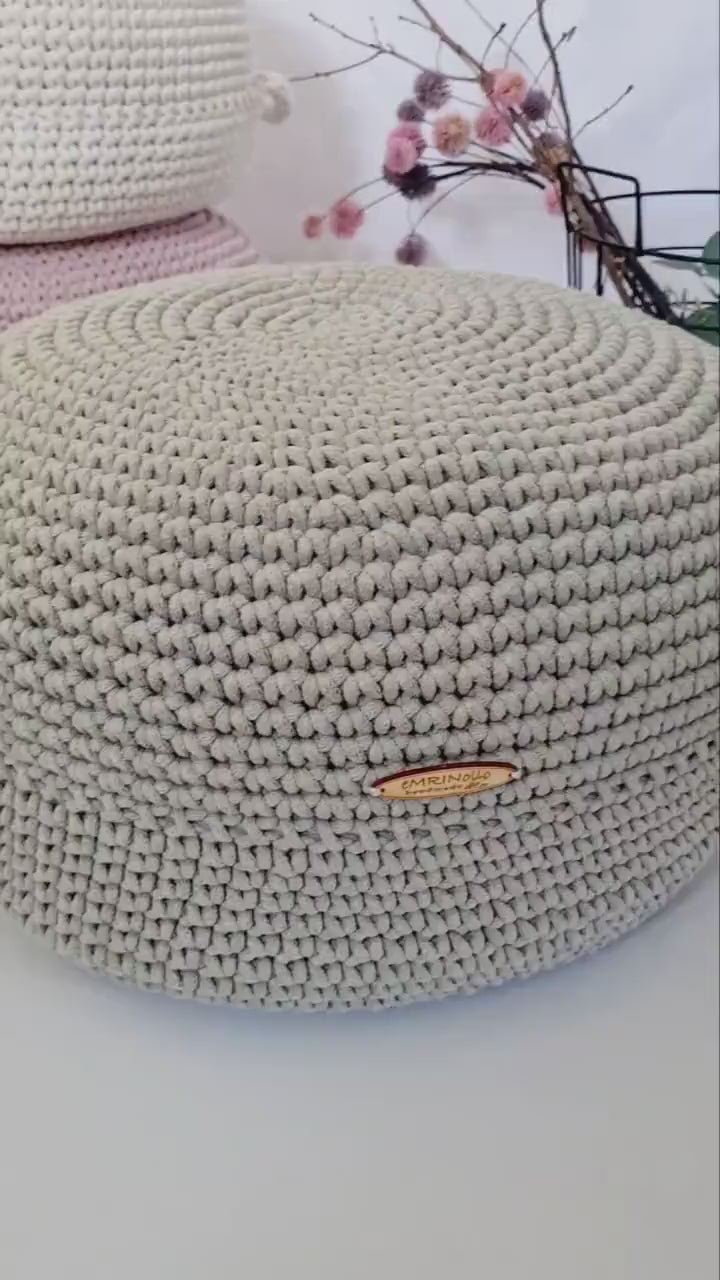 Pouf Ottoman gehäkelt, Babyzimmer deko, Bodenkissen, Sitzkissen, Skandinavisches Kinderzimmer Dekor, Häkelhocker Kinderzimmer, Sitzhocker